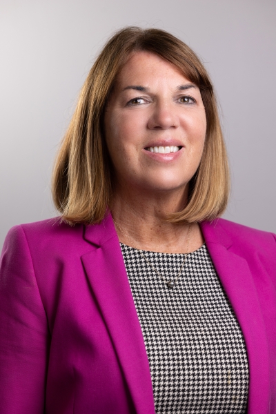 Head shot of Patricia Farrell