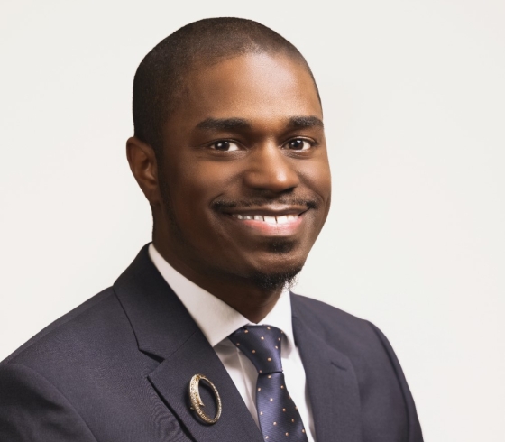 Head shot of Orlando Hill